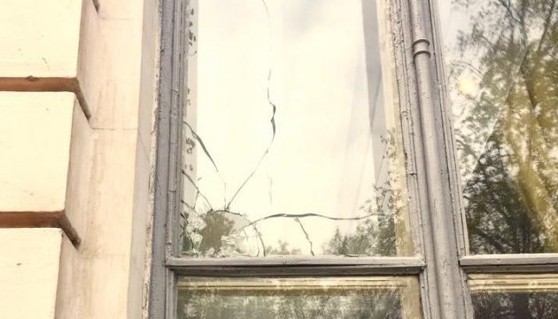 В Інституті національної пам'яті знову розбили вікно 