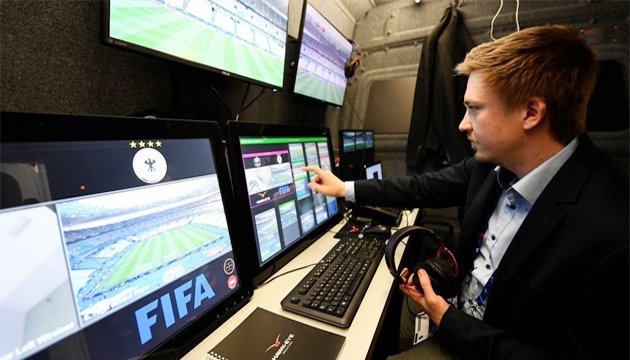 Нідерланди впроваджують систему відеоповторів у футбольному суддівстві