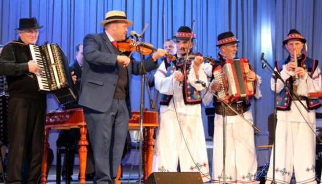 Відомий угорський музикант привіз до Чернігова свою Відомий угорський музикант привіз до Чернігова свою