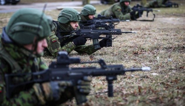 Канада перекидає військових до Латвії