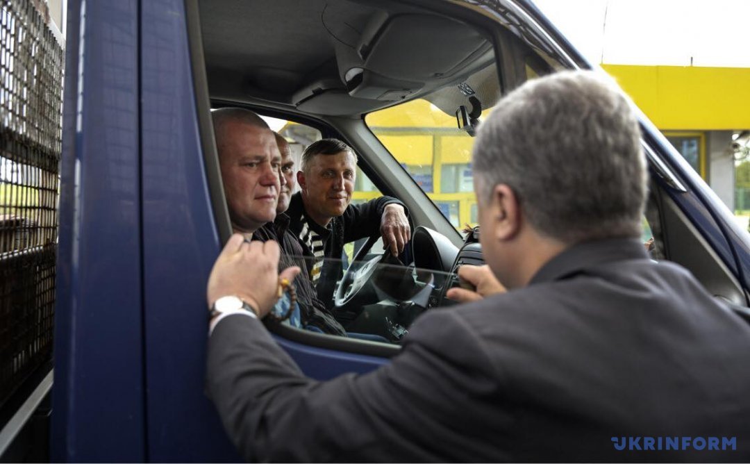 Порошенко пообщался с автомобилистами на КПП «Ягодын» на границе с Польшей