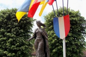 Україна - Франція: 30 років дипломатичних відносин і майже тисяча - політико-культурних