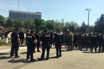 В Одессе ищут бомбу в Доме профсоюзов, людей эвакуировали