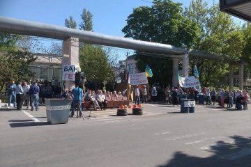 Портовики-протестувальники у Миколаєві вимагали приїзду голови ОДА