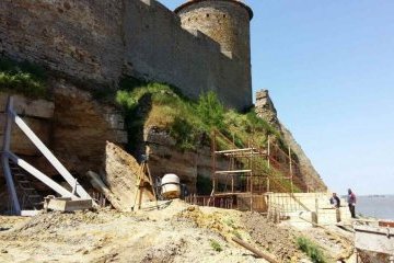 У Білгород-Дністровському зміцнюють стіни фортеці: можливий обвал