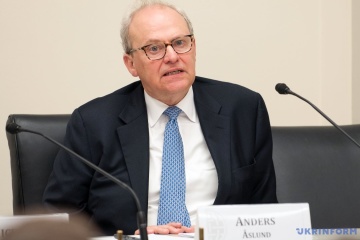 Åslund: La decisión de los EEUU sobre el envío de armas a Ucrania reduce la agresión rusa