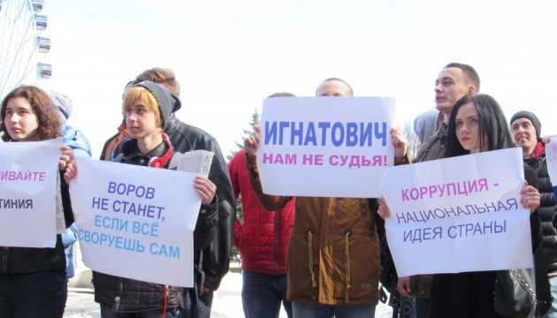 Російських школярів за підтримку Навального лякають дитбудинками - ЗМІ