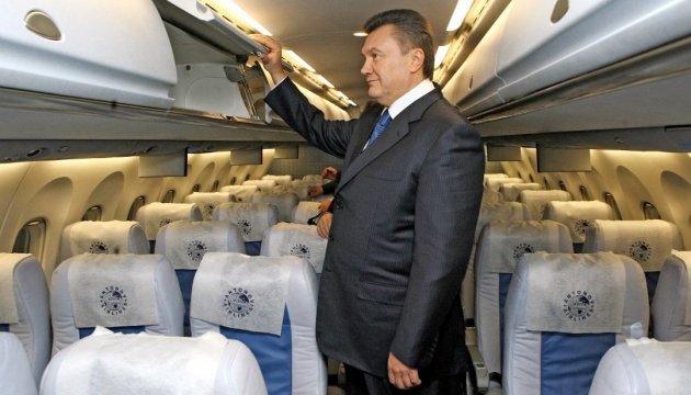 Янукович збирається в Париж