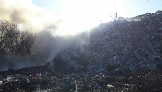 Пожежу на сміттєвому полігоні під Харковом погасили