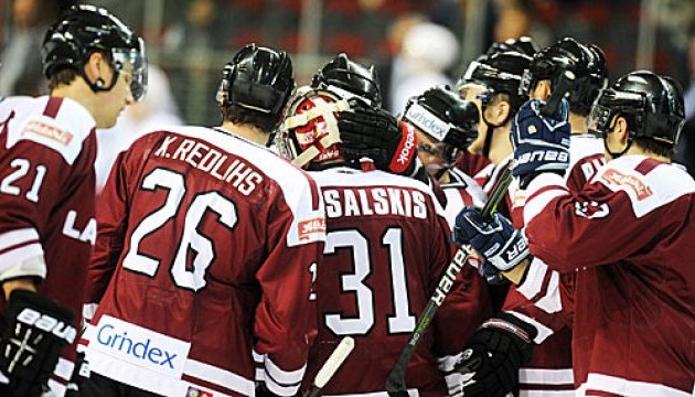 ЧС з хокею: Латвія декласувала Данію, швейцарці за булітами обіграли словенців
