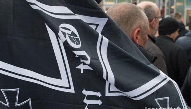 У Німеччині зросла кількість екстремістів, які мають дозвіл на зброю