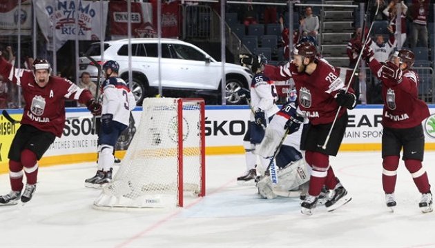 Латвія обіграла Словаччину на ЧС-2017 з хокею