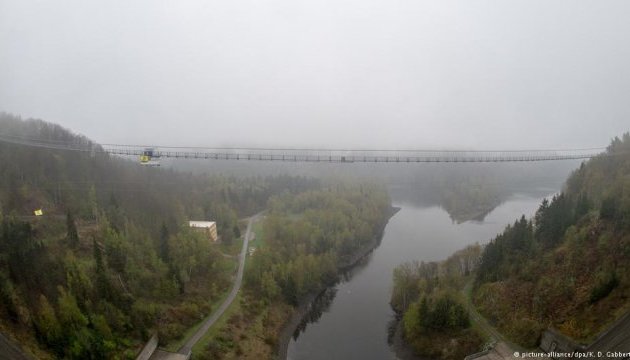 Пройтися півкілометровим пішохідним мостом відтепер можна в Німеччині 