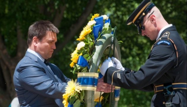 Клімкін вшанував пам'ять загиблих у Другій світовій 