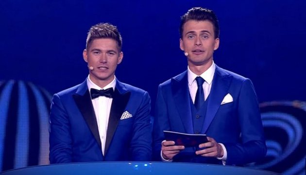 Ведучі Євробачення-2017 змінили по два костюми протягом другого півфіналу