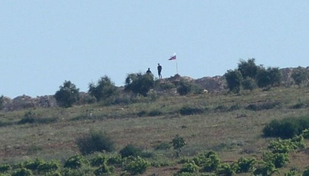 Терористи вивісили прапор Росії на сирійсько-турецькому кордоні