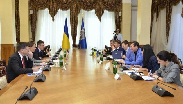 Посол Франції запевнила Луценка у підтримці реформ в Україні