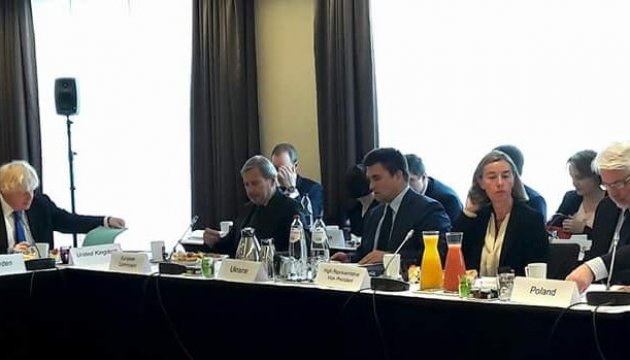 Klimkin has business breakfast with European politicians who support Ukraine in Brussels