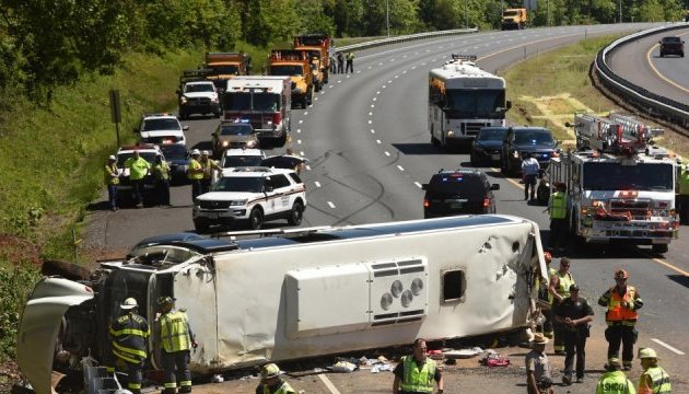 Автобус з дітьми перекинувся в штаті Мериленд: десятки поранених