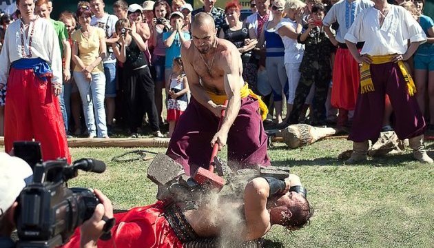 Днепропетровщина приглашает на «Козак Фест» Днепропетровщина приглашает на «Козак Фест»