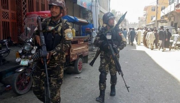 В Афганістані двоє бойовиків підірвали себе у приміщенні телекомпанії 