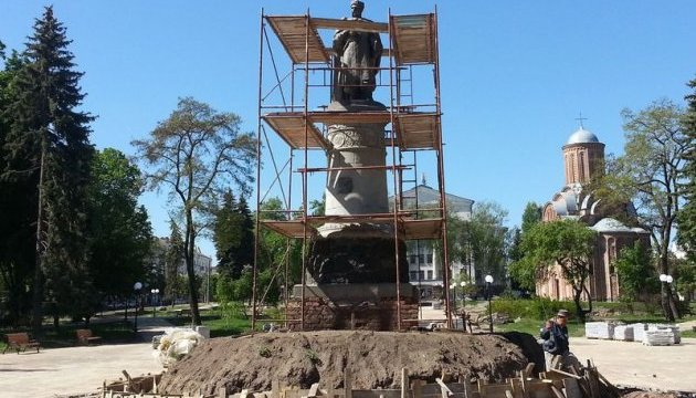 Пам'ятник Богдану Хмельницькому в Чернігові розвернуть спиною до Москви