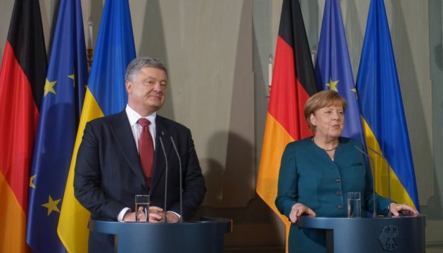 Poroshenko discutirá con Merkel el posible despliegue de la misión de paz de la ONU