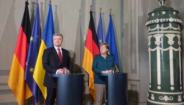 Poroshenko, Merkel discuss situation in Ukraine and Minsk process