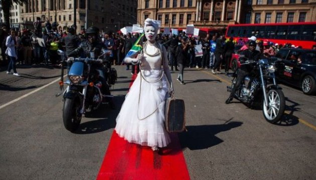 У ПАР чоловіки пройшли маршем на захист жінок