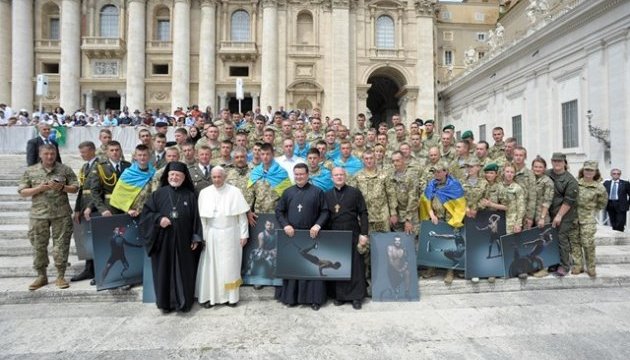 Папа Римський зустрівся з українськими військовими
