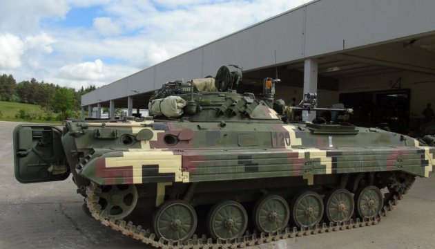 У центрі Києва відкрилася виставка військової техніки 