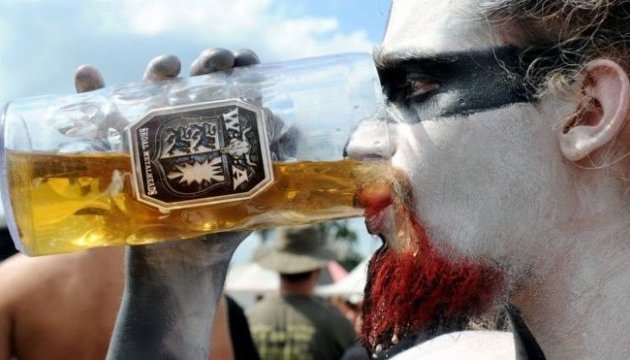 У Німеччині до рок-фесту прокладають пивогін