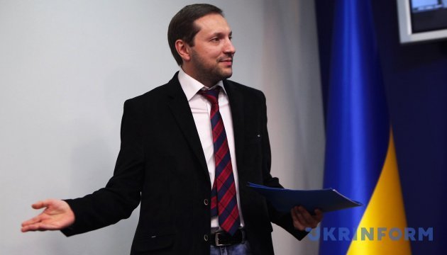 Le ministre de l’Information, Yuriy Stetz, a présenté sa démission