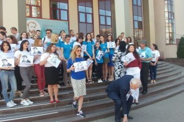 Мінінформ та студенти провели акцію на підтримку Сущенка й Семени