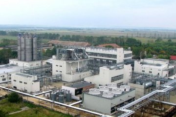 Від удару блискавки загорілось обладнання на Карпатнафтохімі у Калуші