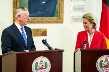 Міністри оборони США й Німеччини обговорили посилену присутність військ у Європі