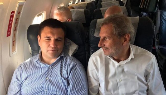 Клімкін та Ган вилетіли на Донбас Клімкін та Ган вилетіли на Донбас