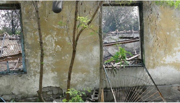  На Луганщині обстріли бойовиків пошкодили два будинки
