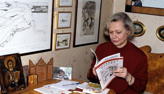 Під колесами електрички у Москві загинула онука Хрущова