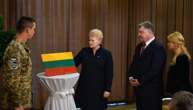 Ще 50 учасників АТО отримають меддопомогу в Литві - Порошенко