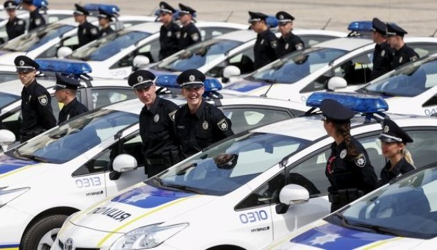 Une nouvelle police routière entre en service en Ukraine
