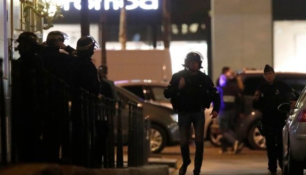 У паризький ресторан кинули коктейль Молотова, постраждали 12 осіб