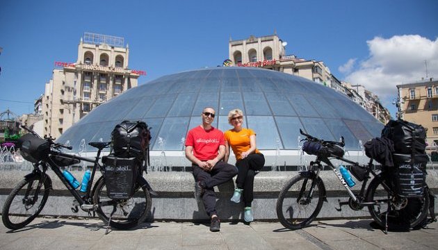 Українці відправляються в тур столицями світу на велосипедах