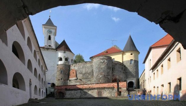 Закарпатським замком цікавляться все більше мандрівників