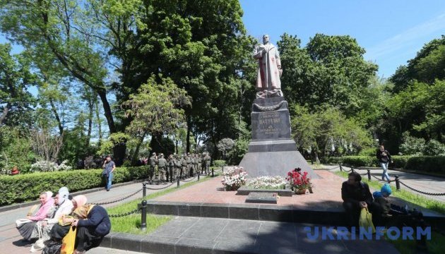 Пам'ятники Ватутіну й Чкалову мають бути демонтовані найближчим часом - МКІП