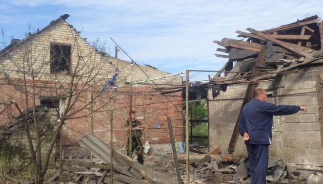 Бойовики з артилерії обстріляли житлові будинки у Мар'їнці