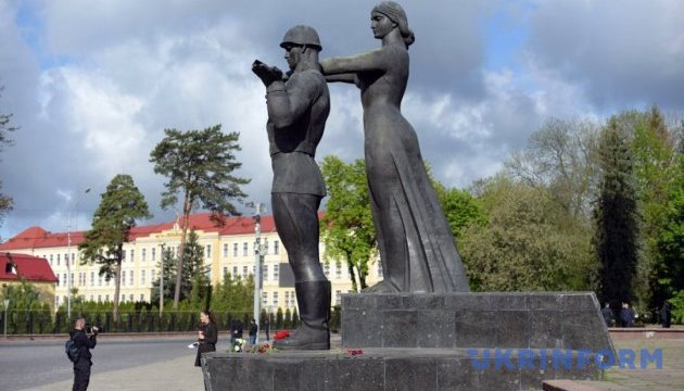 У Львові збирають підписи за демонтаж Монумента Слави