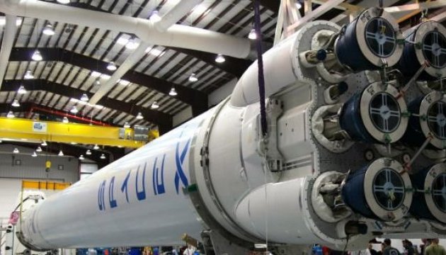 Маск назвав дату запуску Falcon Heavy