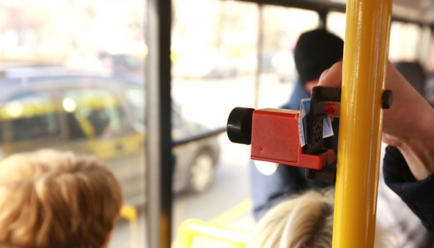 У Харкові з 1 грудня запровадять електронний квиток для проїзду в трамваях і тролейбусах