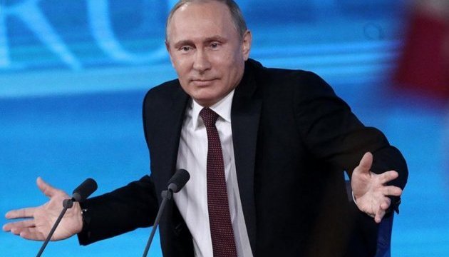 Putin mostró el vídeo falso en la película de Oliver Stone (Vídeo)